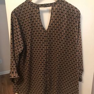Daniel Rainn tunic top with keyhole detail